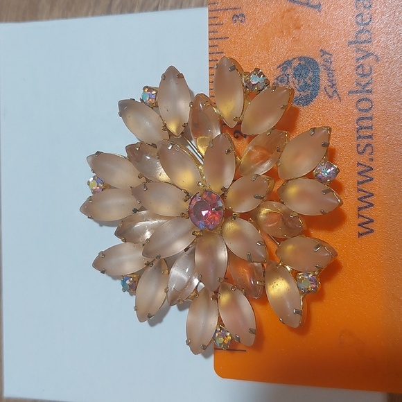 Juliana D&E Vintage Estate Brooch Gold Tone Peach Frosted Navette AB Stones - Picture 5 of 7